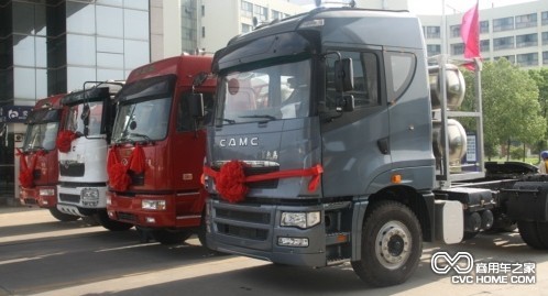天然氣重型卡車優勢向左劣勢朝右
