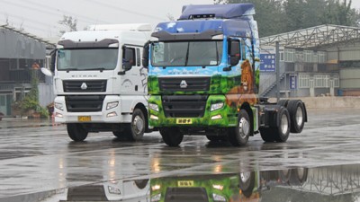 【圖集】玩轉重卡漂移  重汽汕德卡互動路演北京站雨中撒歡