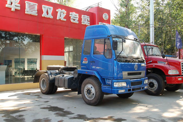 東風柳汽 乘龍中卡 220馬力 4X2 牽引車