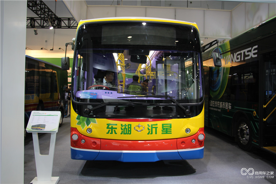 2015節能與新能源成果展 東湖純電動低地板公交車
