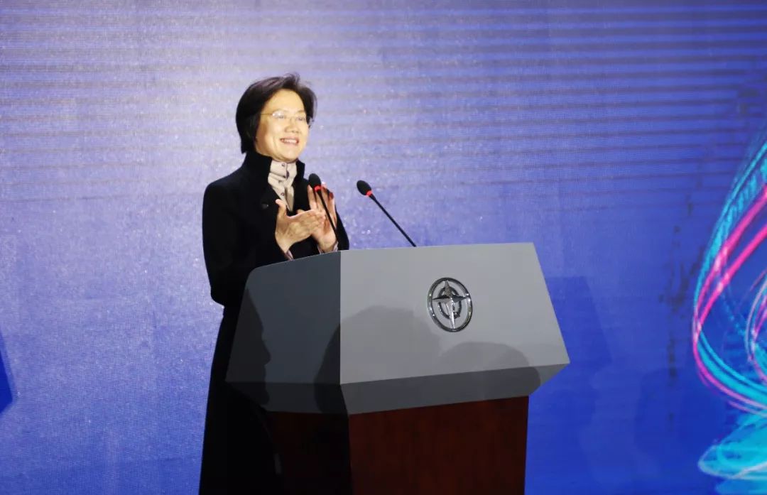 咸陽市委副書記、市長衛華主持下線儀式